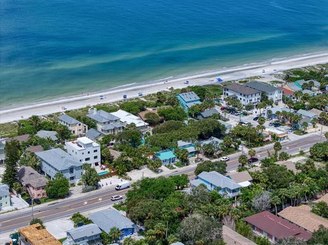 $1,650,000 | 724 Gulf Boulevard, Unit A & B, Indian Rocks Beach, FL 33785