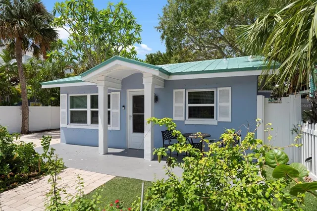 $1,650,000 | 724 Gulf Boulevard, Unit A & B, Indian Rocks Beach, FL 33785