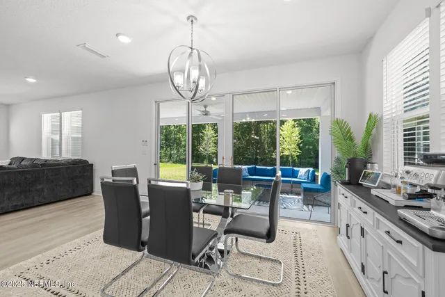 a bed room with a bed and a closet