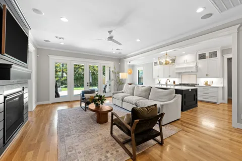 $1,350,000 | 1013 Martin Street, Houston, TX 77018