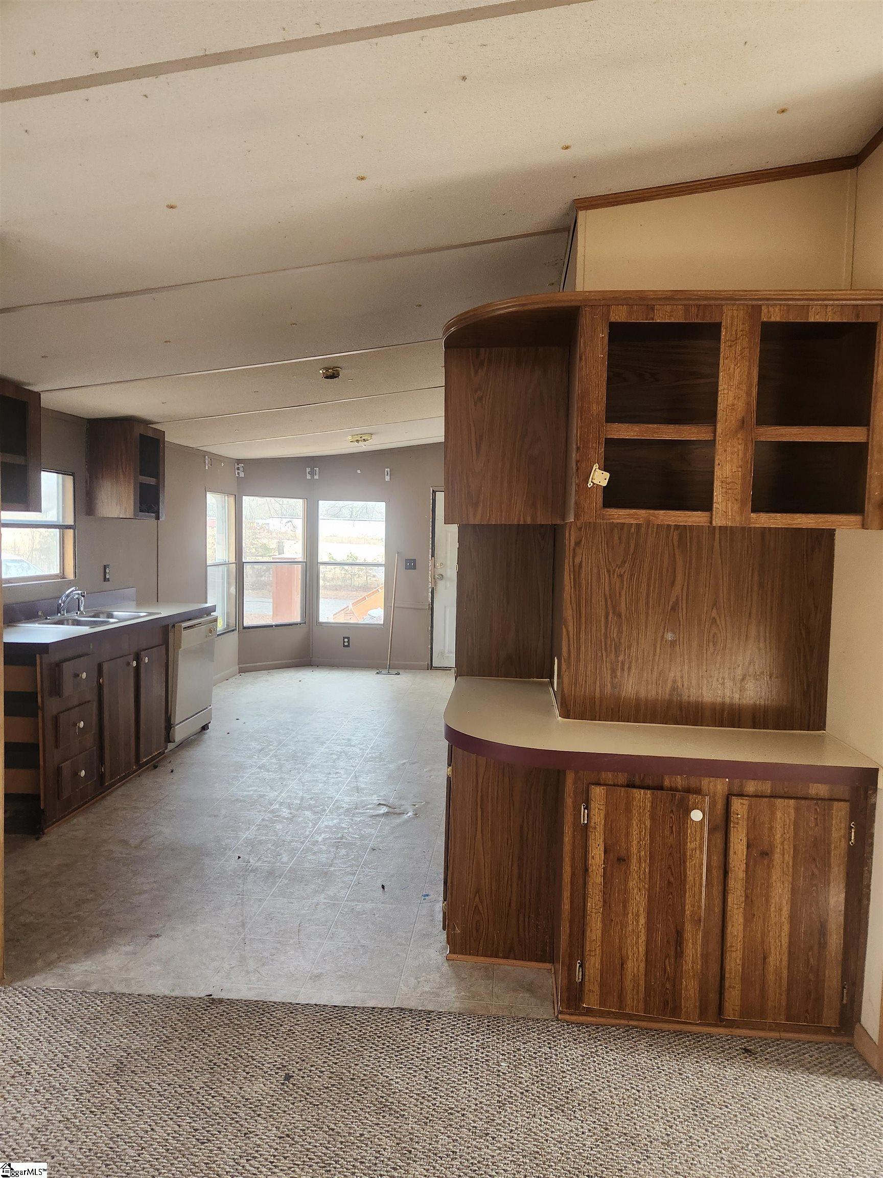 263 Babb Road Campobello, SC 29322 - Photo 3 of 31