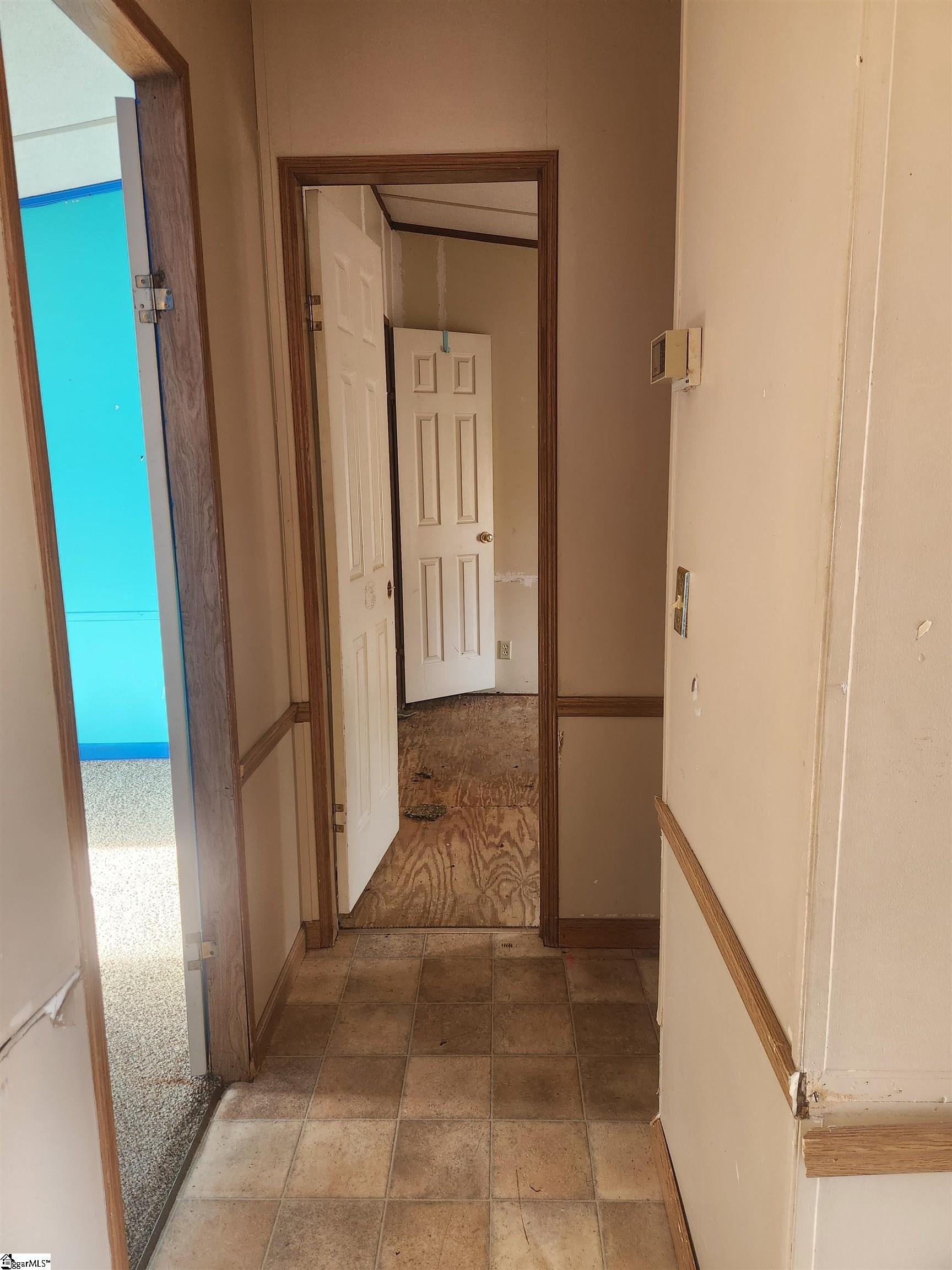 263 Babb Road Campobello, SC 29322 - Photo 8 of 31