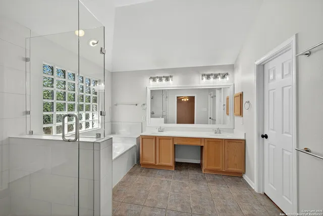 $2,250 | 45 Ferris Creek, San Antonio, TX 78254