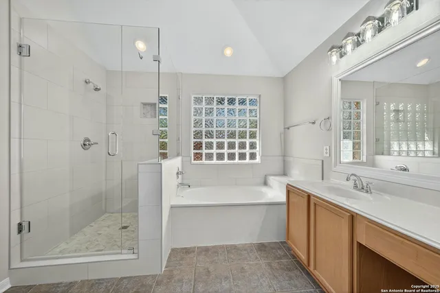 $2,250 | 45 Ferris Creek, San Antonio, TX 78254