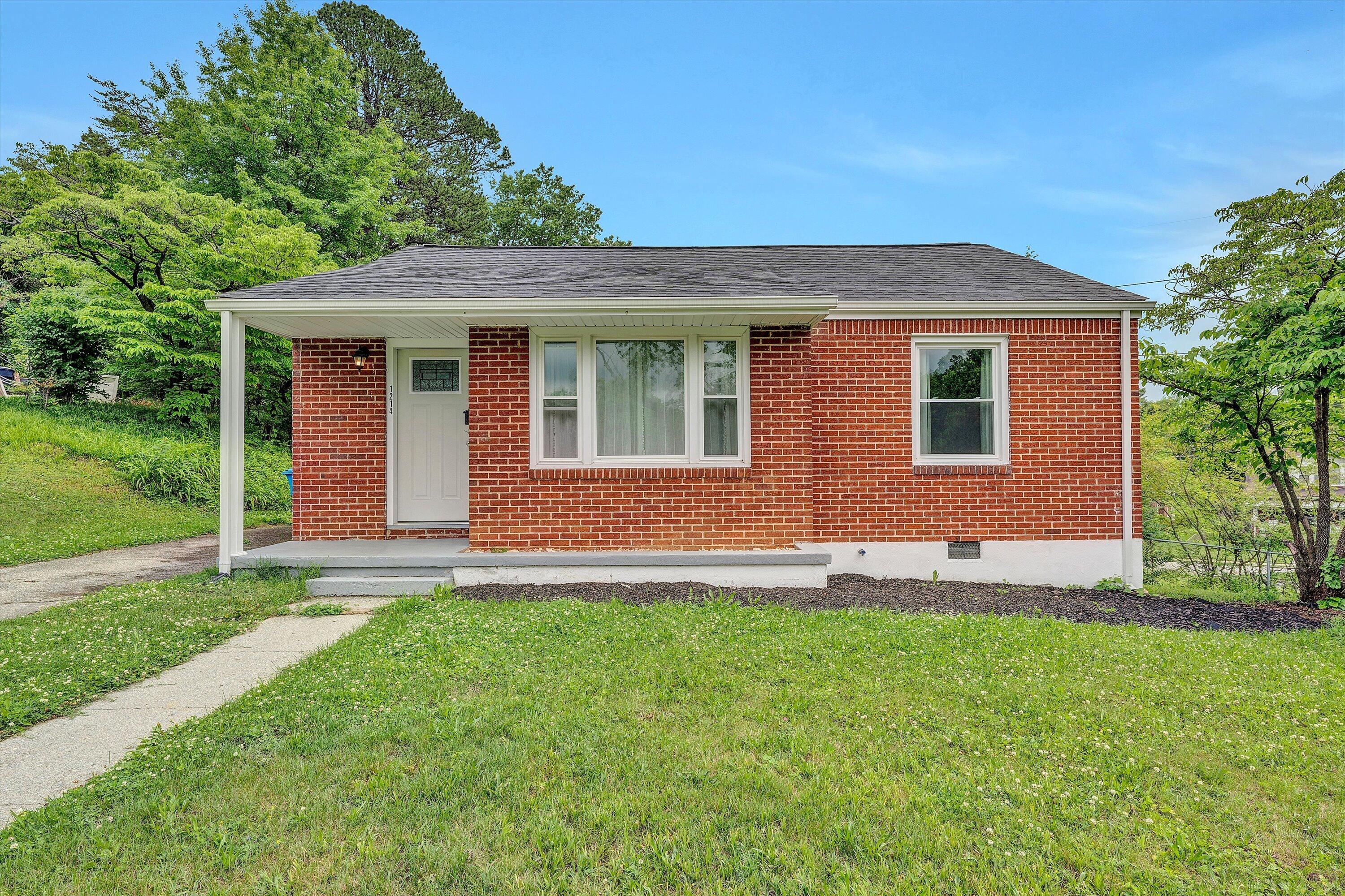 1214 Hamilton Avenue Southwest Roanoke, VA 24015 - Photo 1 of 15 01-SGP-00871