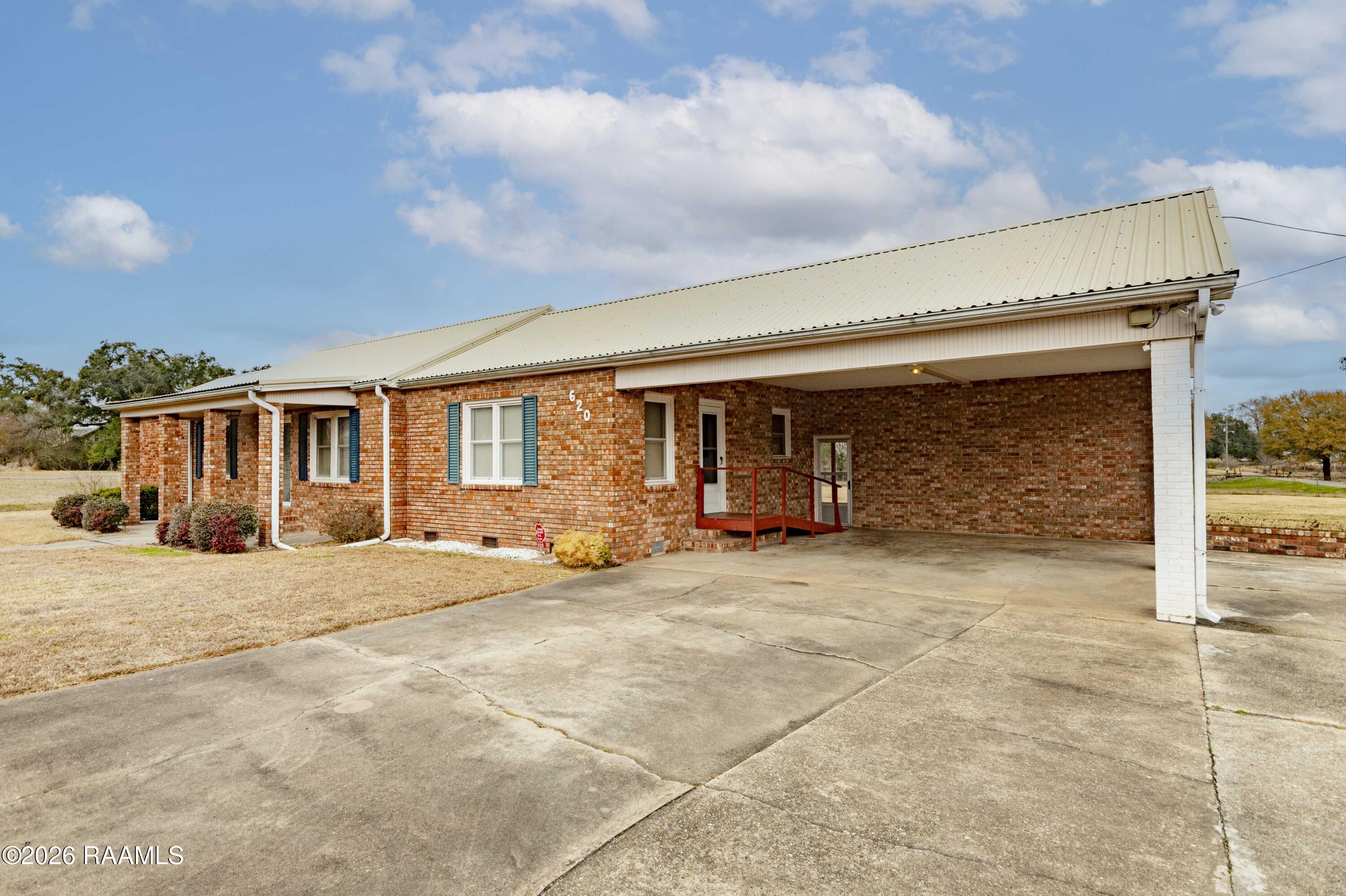 620 West Main Street Broussard, LA 70518 - Photo 2 of 22 Front 3