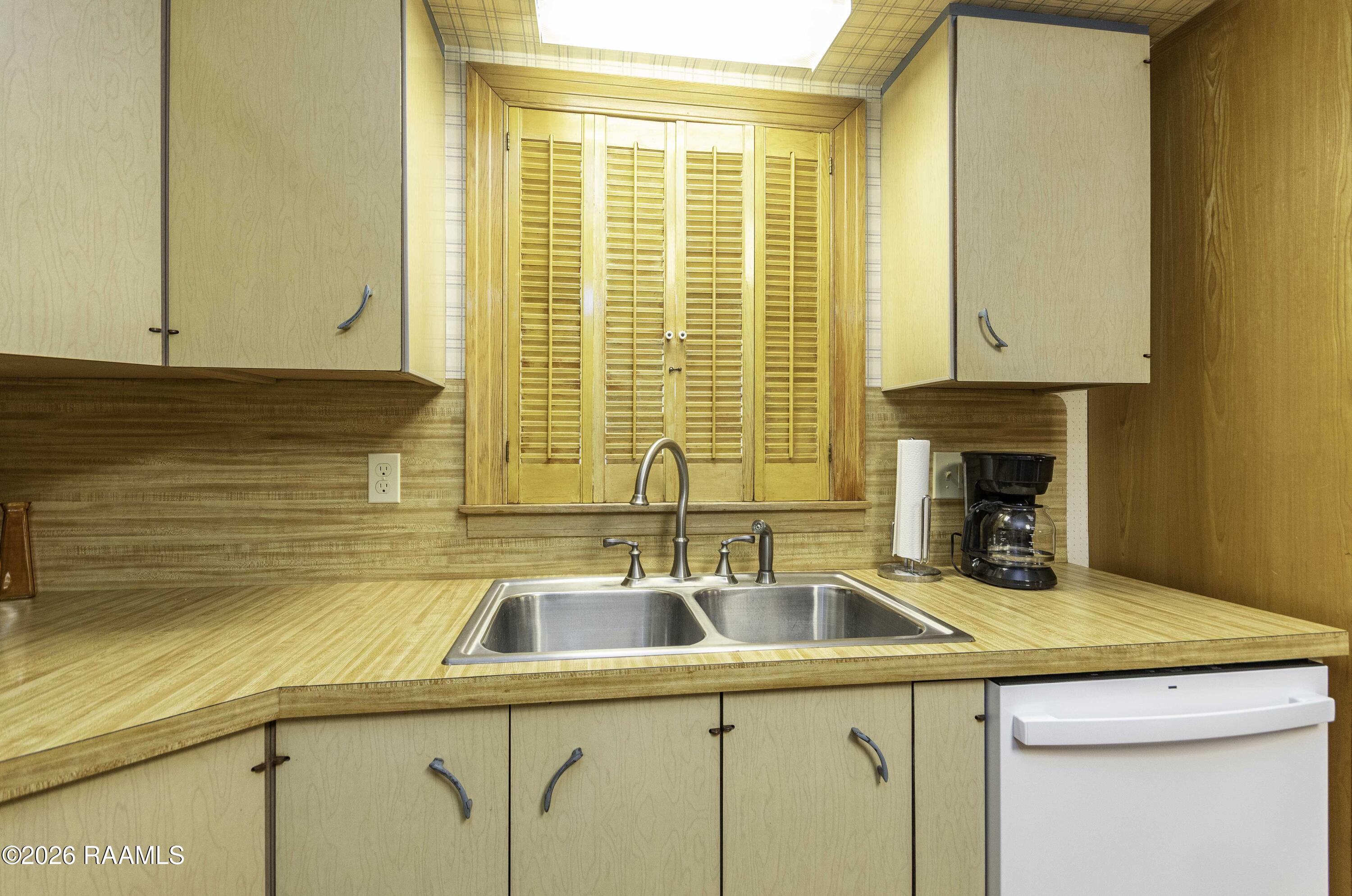 620 West Main Street Broussard, LA 70518 - Photo 5 of 22 Kitchen 6