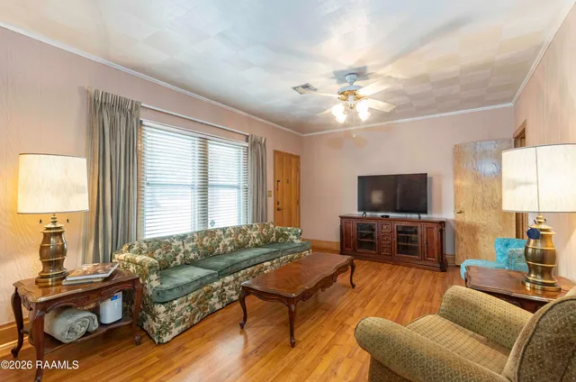 $2,200 | 620 West Main Street, Broussard, LA 70518