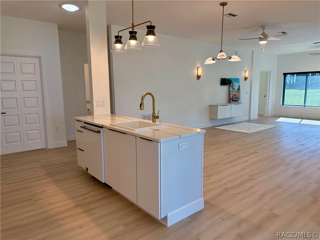 765 West Toucan Loop Hernando, FL 34442 - Photo 4 of 24