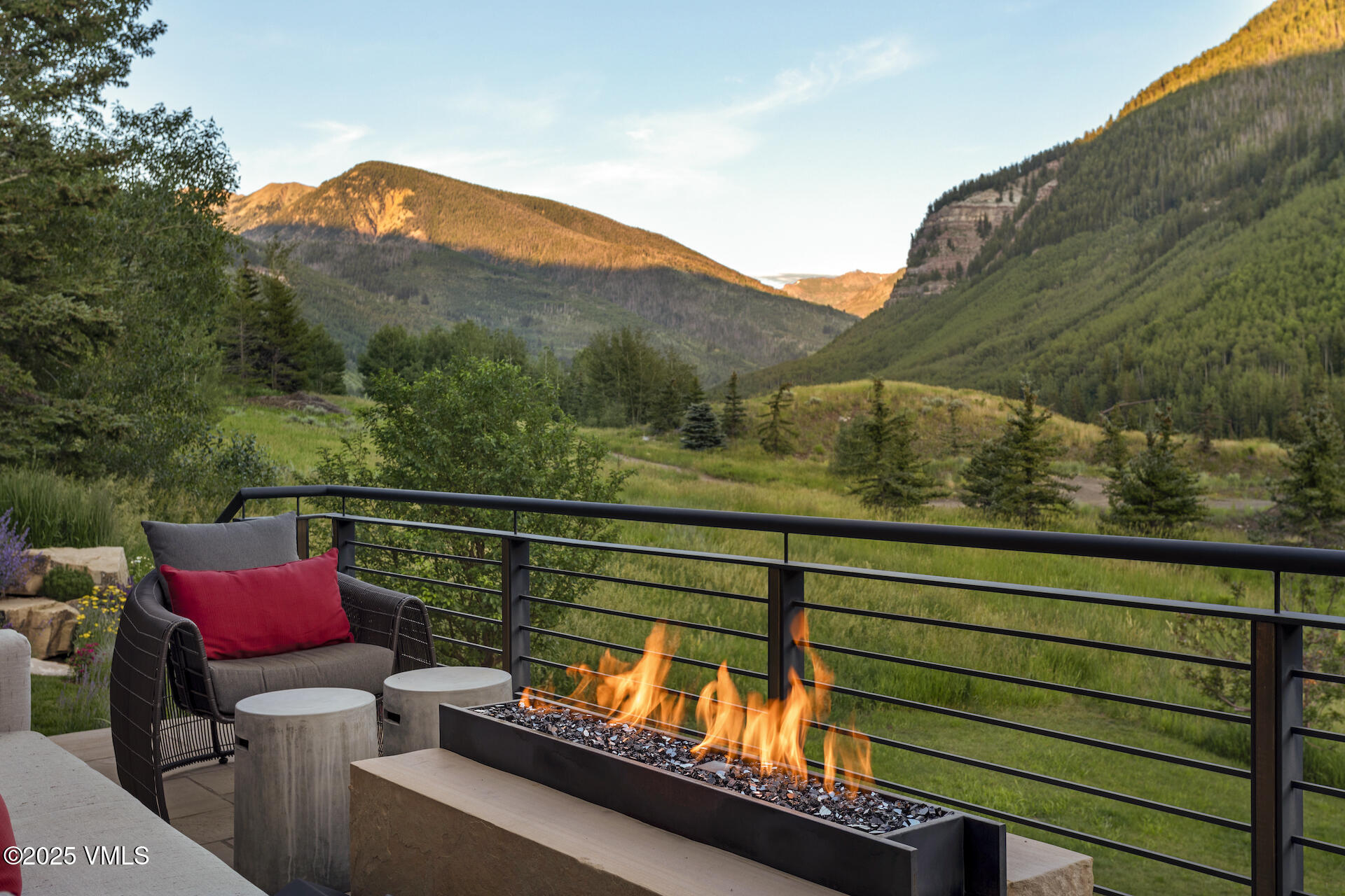 2470 Bald Mountain Road Vail, CO 81657 - Photo 4 of 29 a view of a bench in a balcony