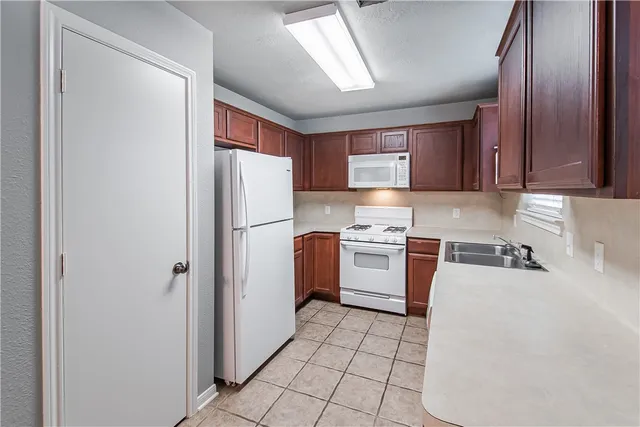 $2,100 | 504 Nelson Lane, College Station, TX 77840