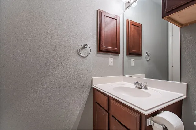 $2,100 | 504 Nelson Lane, College Station, TX 77840