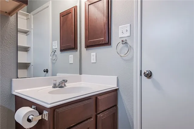 $2,100 | 504 Nelson Lane, College Station, TX 77840