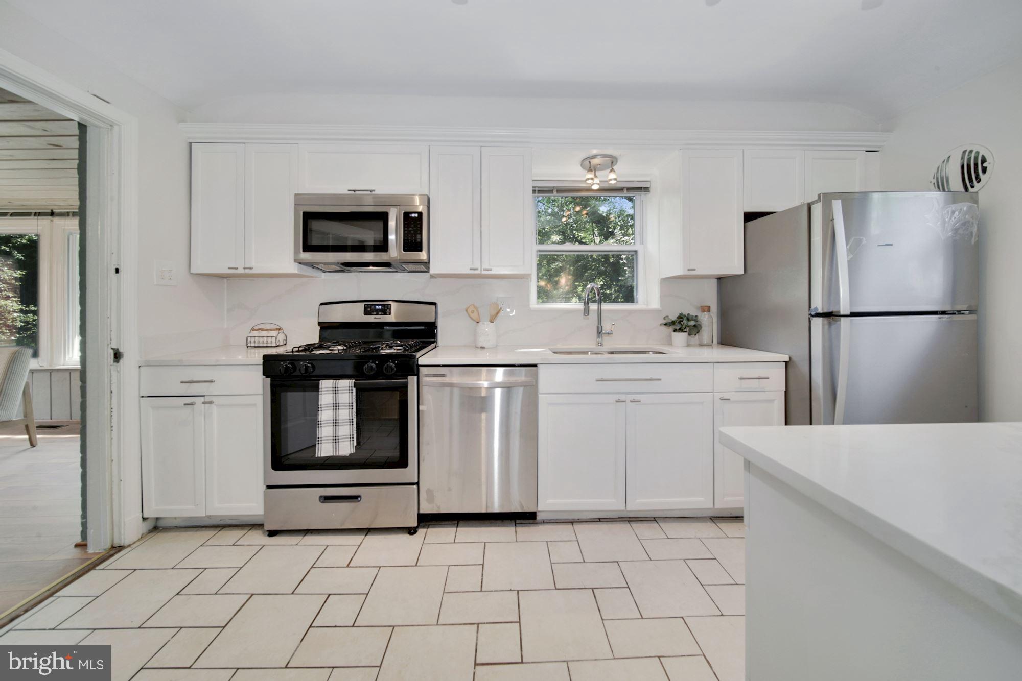 11003 Burnley Terrace Silver Spring, MD 20902 - Photo 11 of 37 Gallery Image 11