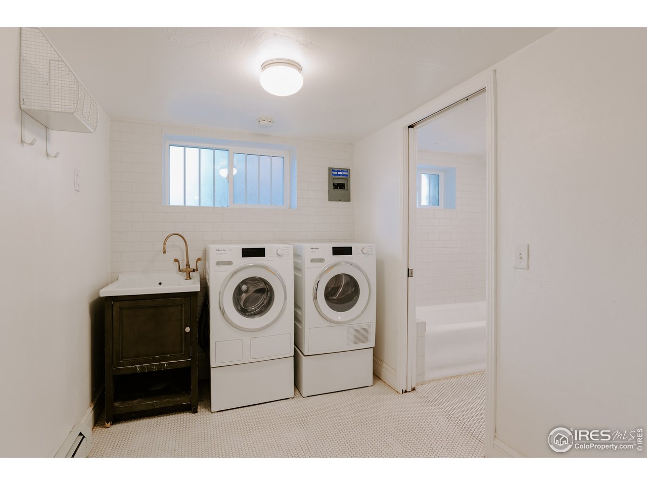 1188 Forest Avenue Boulder, CO 80304 - Photo 21 of 38 Generously sized laundry room