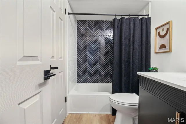 $499,900 | 100 La Gorce Drive, Chesterfield, MO 63017