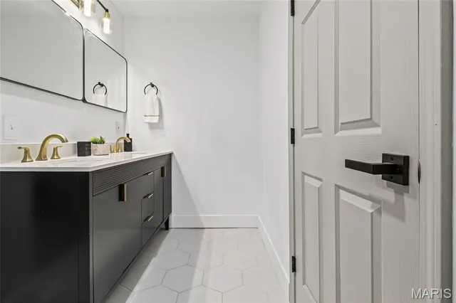 $499,900 | 100 La Gorce Drive, Chesterfield, MO 63017