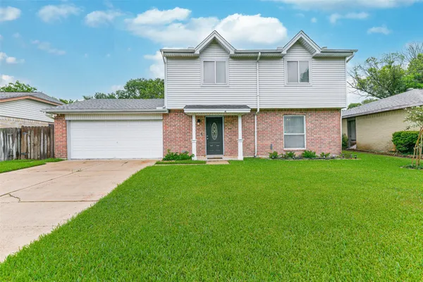 $2,195 | 207 Woodvale Drive, League City, TX 77573