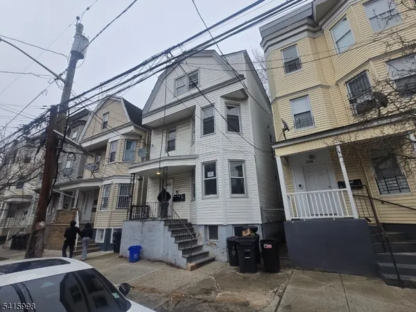$2,600 | 102 South Street, Newark, NJ 07114