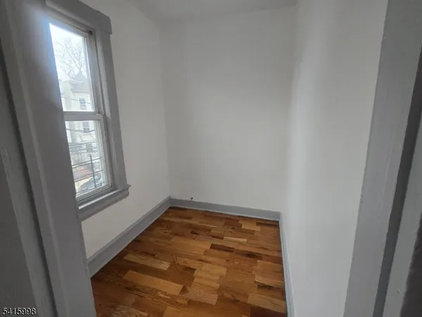 $2,600 | 102 South Street, Newark, NJ 07114