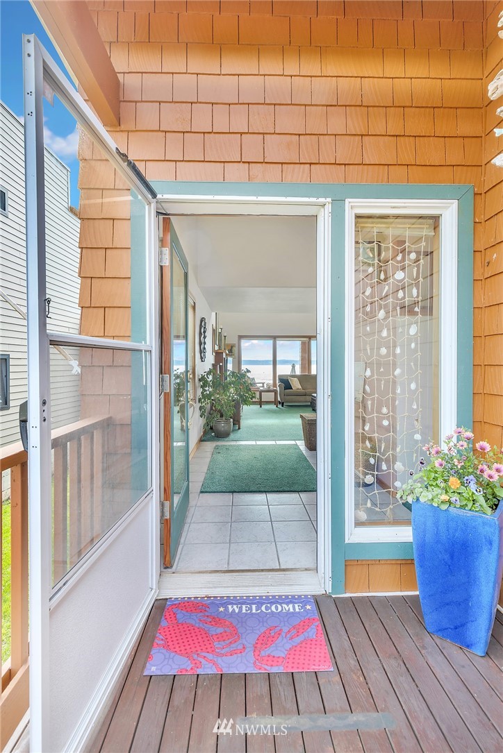 207 Iverson Road Camano Island, WA 98282 - Photo 12 of 40 Gallery Image 12