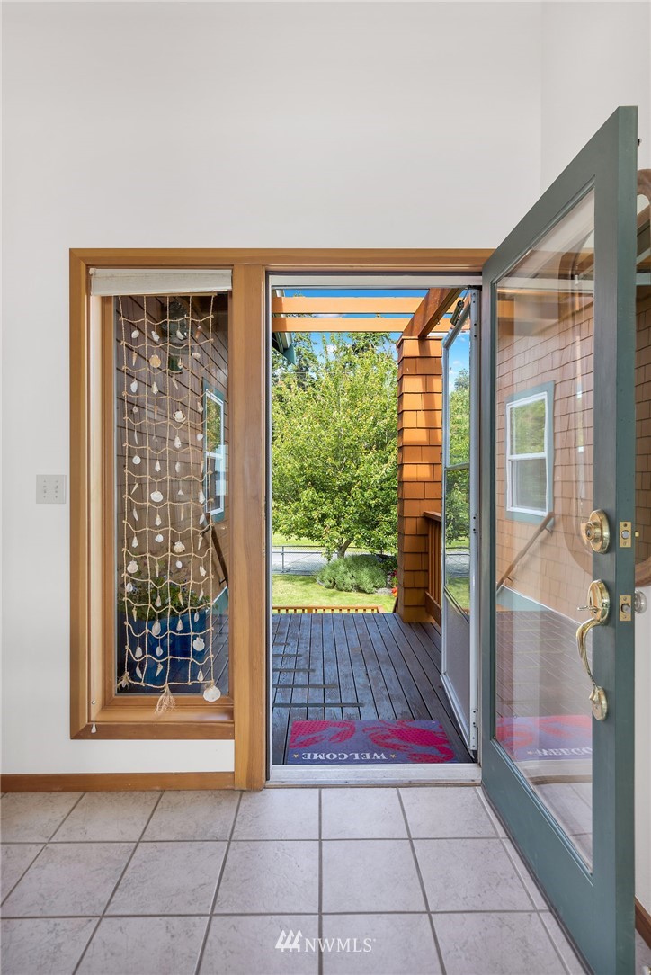 207 Iverson Road Camano Island, WA 98282 - Photo 13 of 40 Gallery Image 13