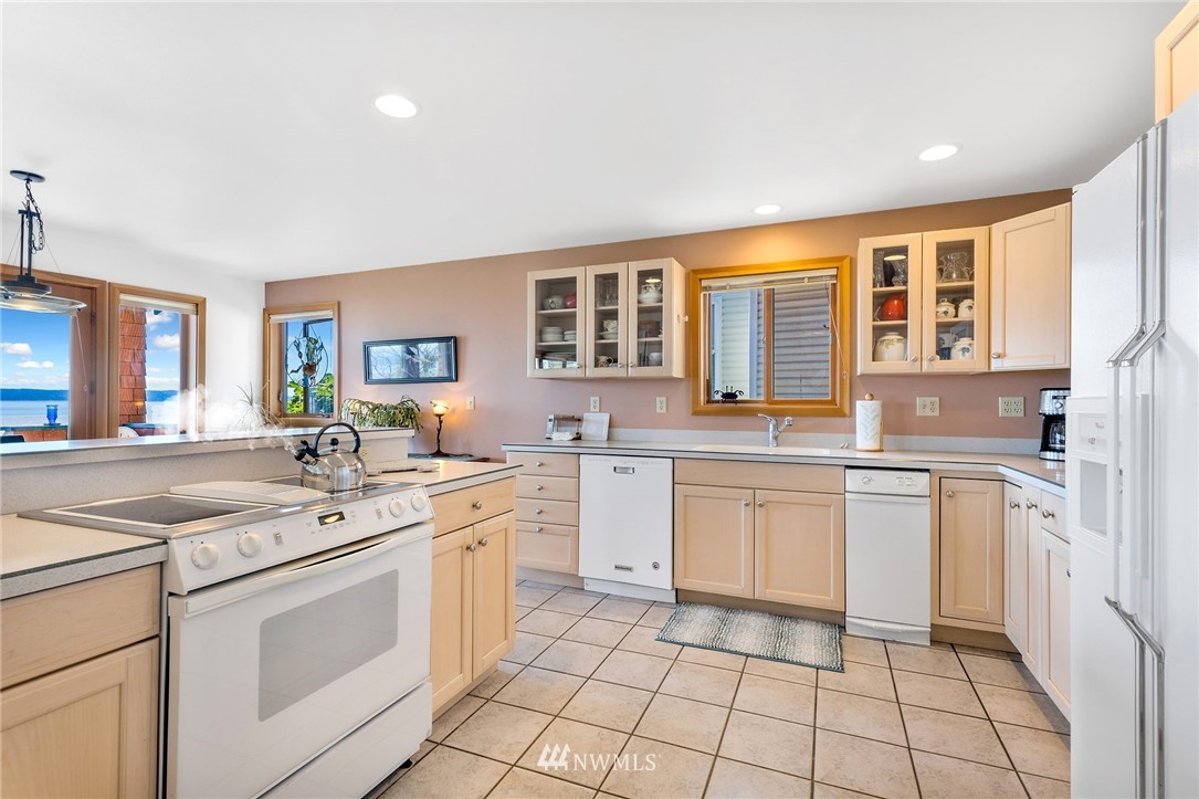 207 Iverson Road Camano Island, WA 98282 - Photo 17 of 40 Gallery Image 17