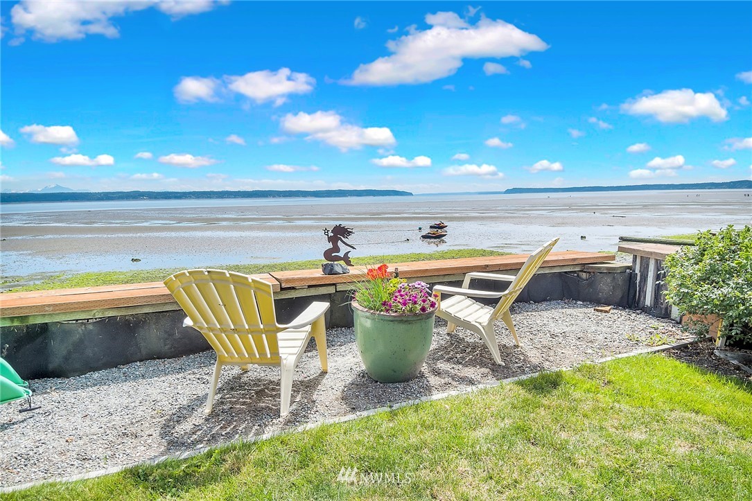 207 Iverson Road Camano Island, WA 98282 - Photo 4 of 40 Gallery Image 4