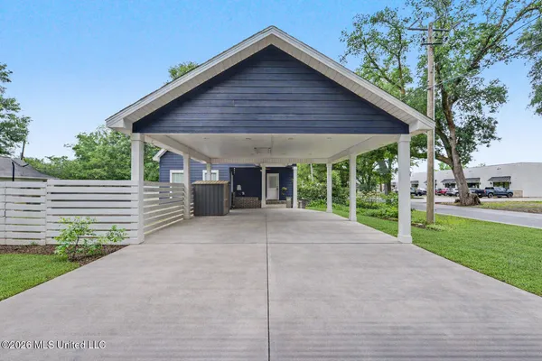 $289,900 | 6 3rd Avenue, Lucedale, MS 39452