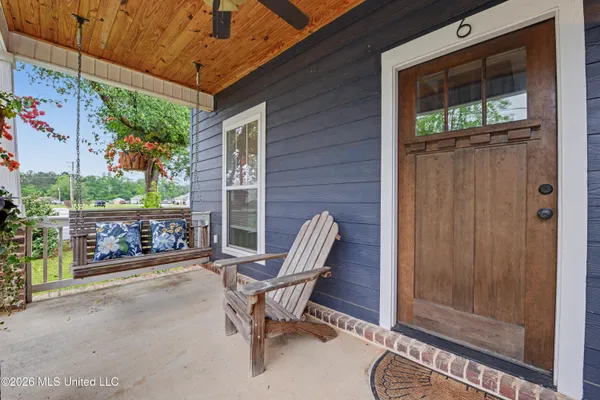 $289,900 | 6 3rd Avenue, Lucedale, MS 39452