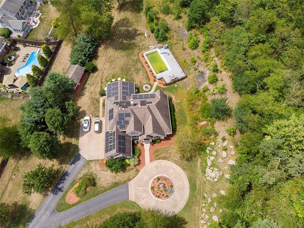 Huge private lot. *NOTE*:Pool has been removed.