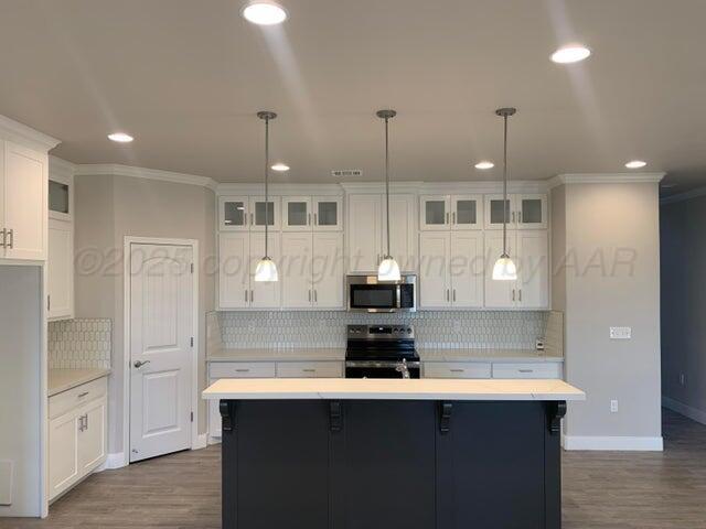 805 Northwest 3rd Street Happy, TX 79042 - Photo 4 of 13 OPEN KITCHEN