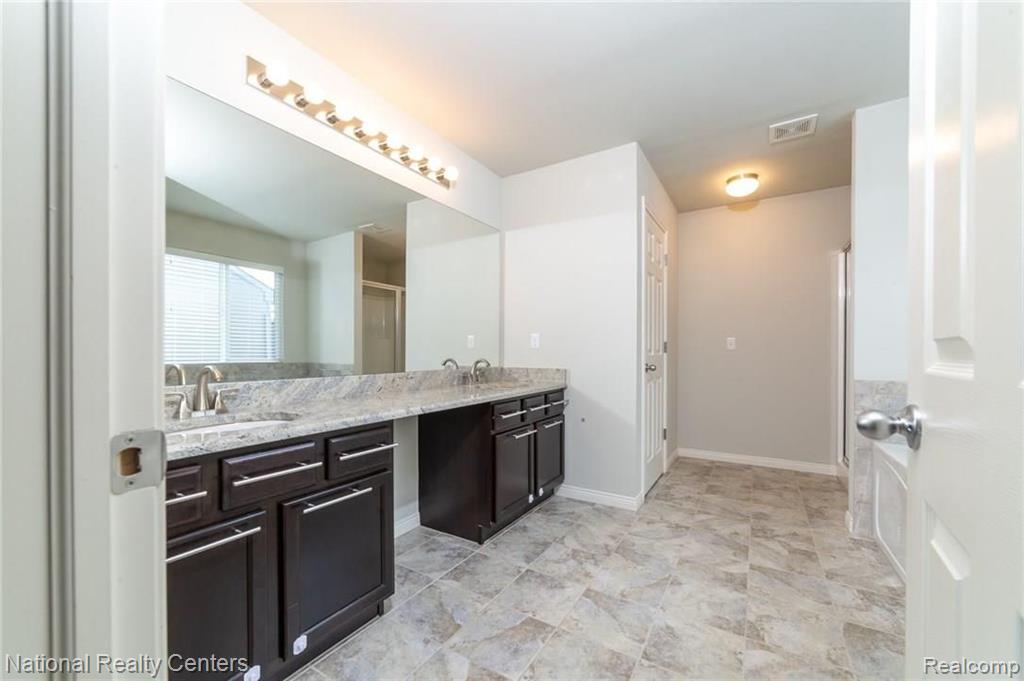 918 Monterey Ln. Rochester Hills, MI 48307 - Photo 11 of 30