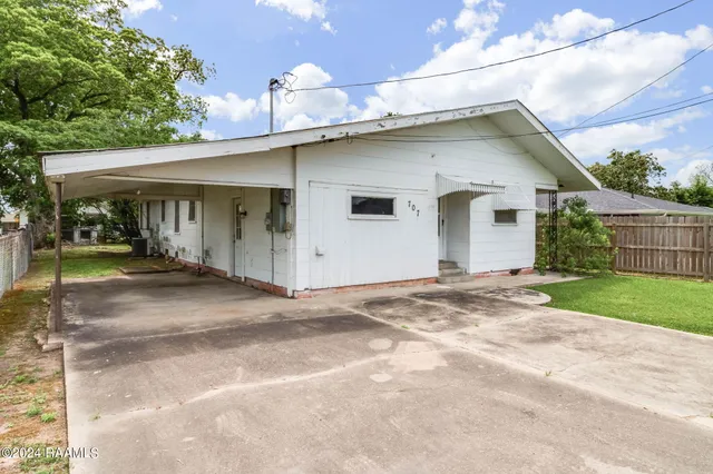 $120,000 | 707 2nd Street, Rayne, LA 70578