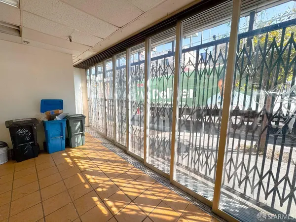 $10,000 | 638 Broadway, San Francisco, CA 94133