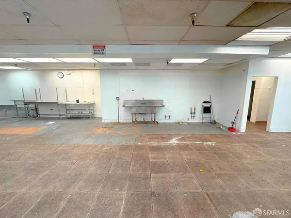 $10,000 | 638 Broadway, San Francisco, CA 94133
