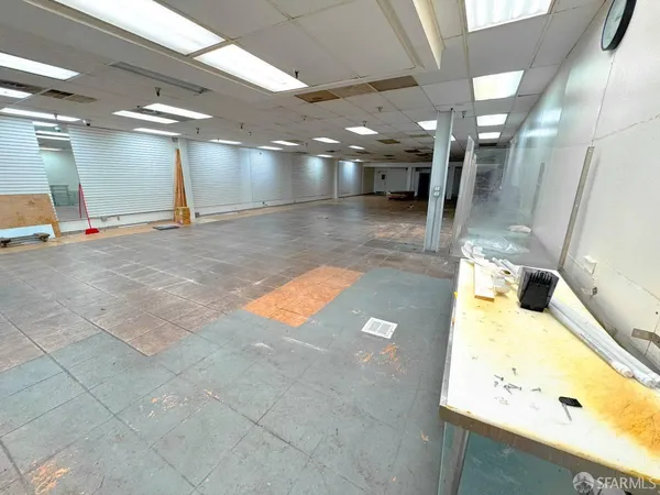 $10,000 | 638 Broadway, San Francisco, CA 94133