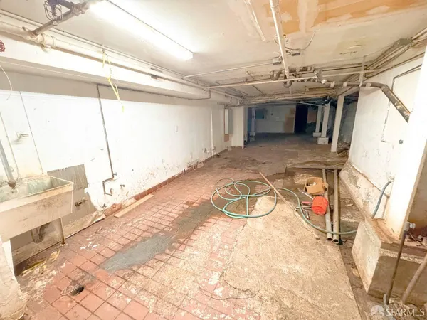 $10,000 | 638 Broadway, San Francisco, CA 94133