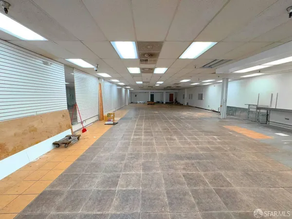 $10,000 | 638 Broadway, San Francisco, CA 94133