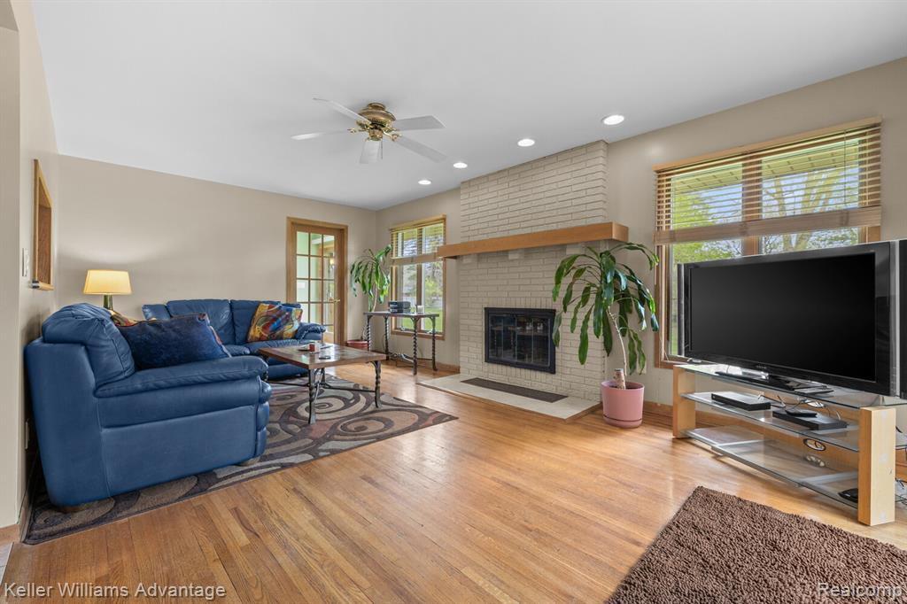 24806 Power Road Farmington, MI 48336 - Photo 19 of 46 Gallery Image 19
