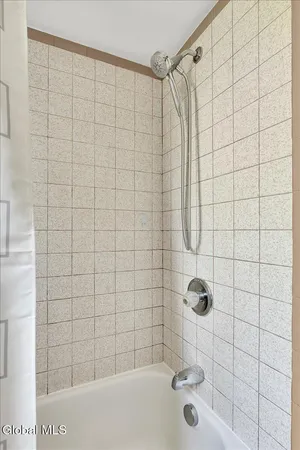 $2,495 | 138 Elm Street, Saratoga Springs, NY 12866