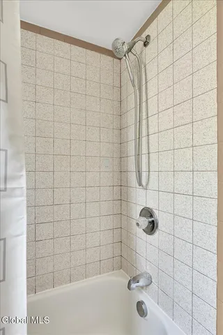 $2,575 | 138 Elm Street, Saratoga Springs, NY 12866