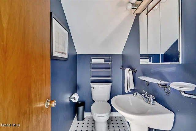 $2,575 | 138 Elm Street, Saratoga Springs, NY 12866