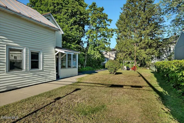 $2,575 | 138 Elm Street, Saratoga Springs, NY 12866