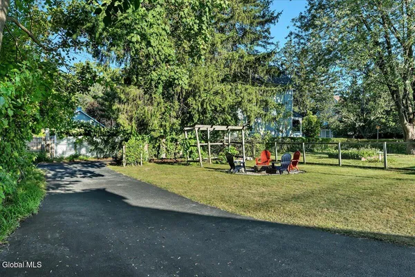 $2,495 | 138 Elm Street, Saratoga Springs, NY 12866