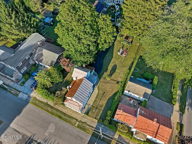 $2,575 | 138 Elm Street, Saratoga Springs, NY 12866