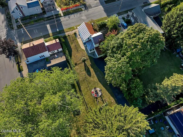 $2,575 | 138 Elm Street, Saratoga Springs, NY 12866