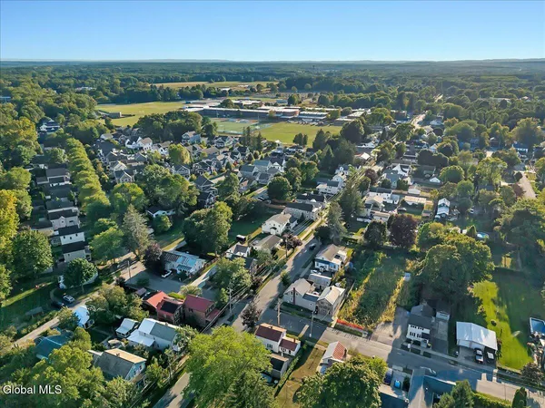 $2,495 | 138 Elm Street, Saratoga Springs, NY 12866