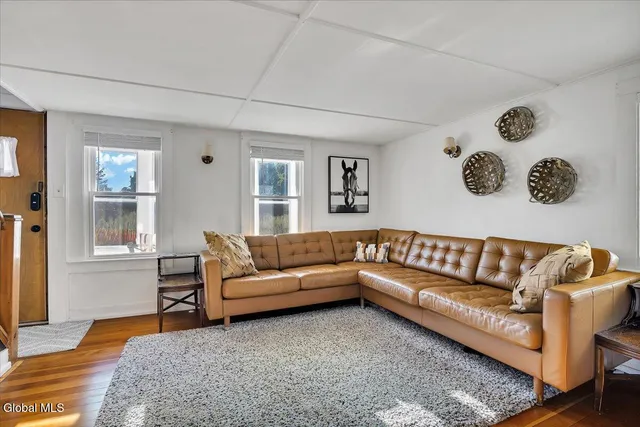 $2,575 | 138 Elm Street, Saratoga Springs, NY 12866