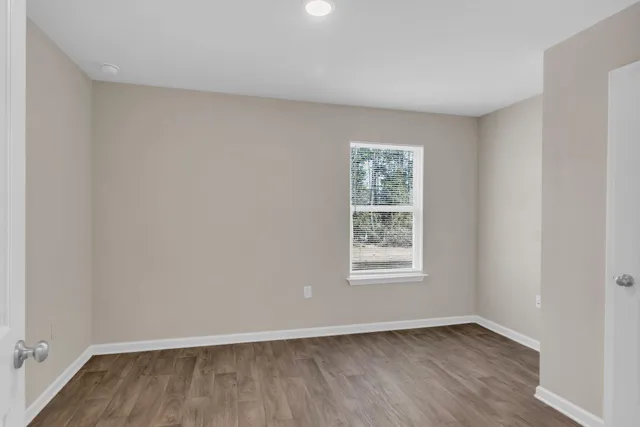 $2,750 | 585 Earl Godwin Road, Freeport, FL 32439